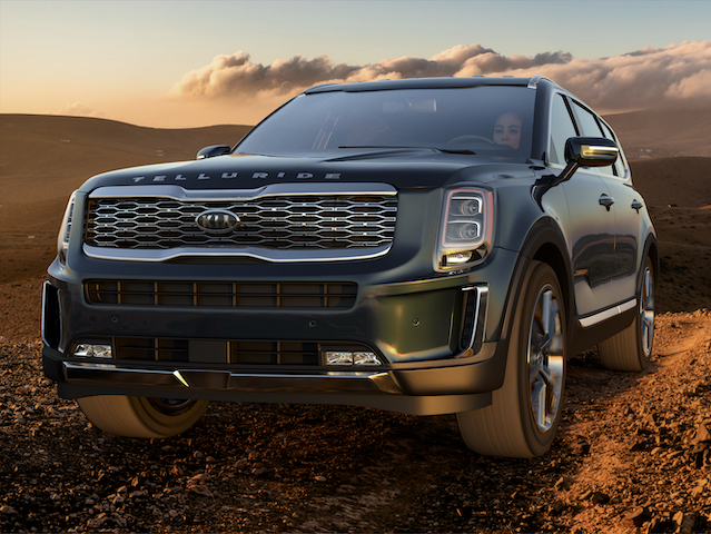 The 2023 Kia Telluride has a new flair and a facelift inside & outside as well as popularity boosting technological features.