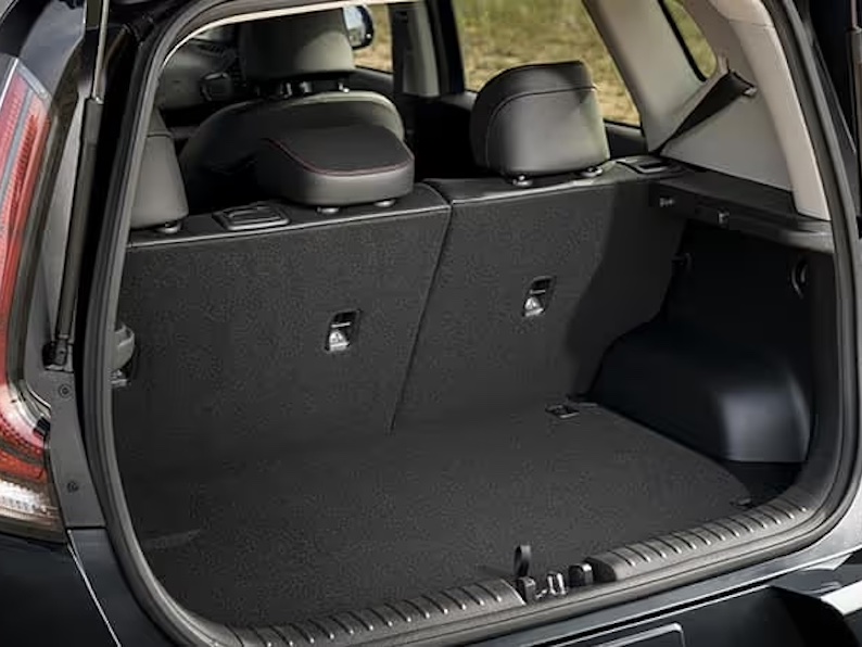 The pros and cons of the 2025 Kia Soul include distinctive styling and spacious interior, but lacks AWD and strong power output.