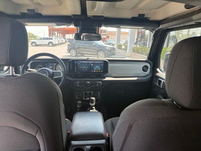 2025 Jeep Wrangler 4-Door Sahara 4x4