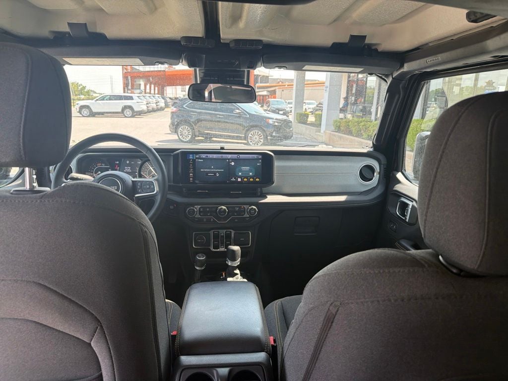 2025 Jeep Wrangler 4-Door Sahara 4x4