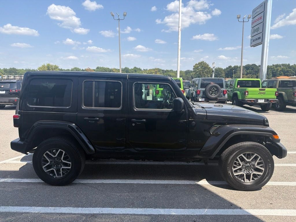 2025 Jeep Wrangler 4-Door Sahara 4x4