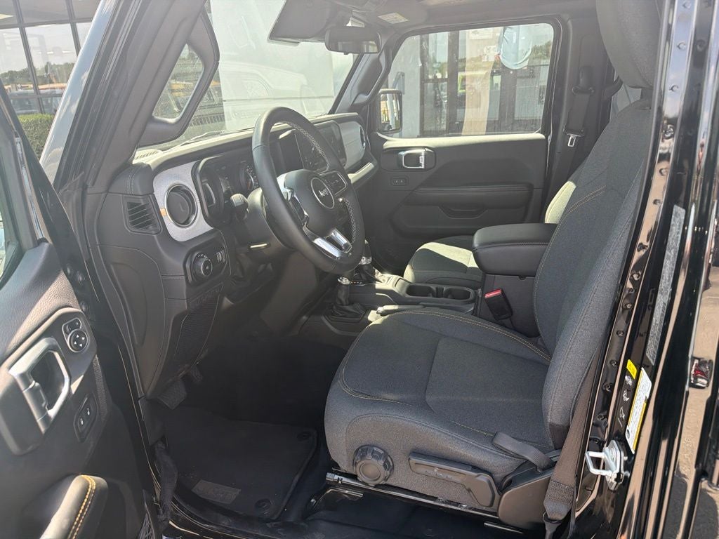 2025 Jeep Wrangler 4-Door Sahara 4x4