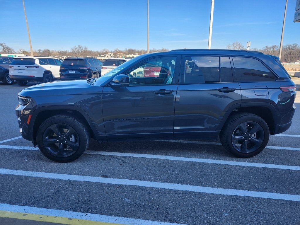 2025 Jeep Grand Cherokee Altitude 4x2