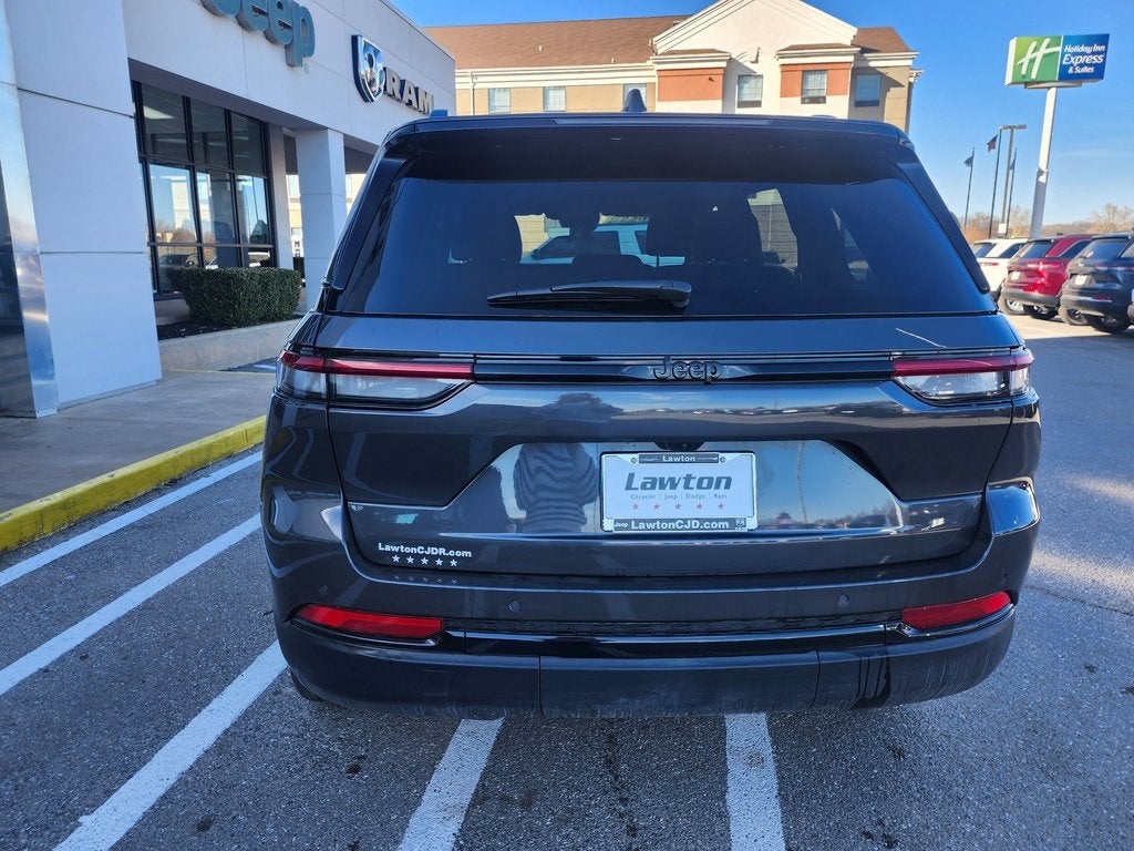 2025 Jeep Grand Cherokee Altitude 4x2