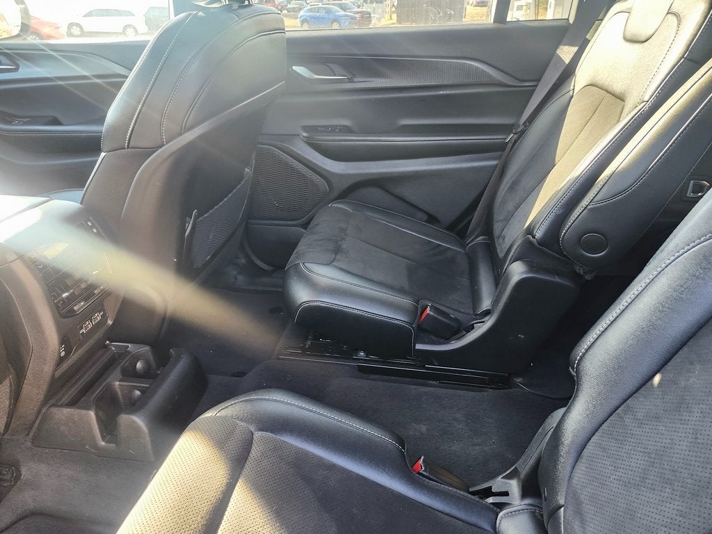 2023 Jeep Grand Cherokee L Altitude 4x2