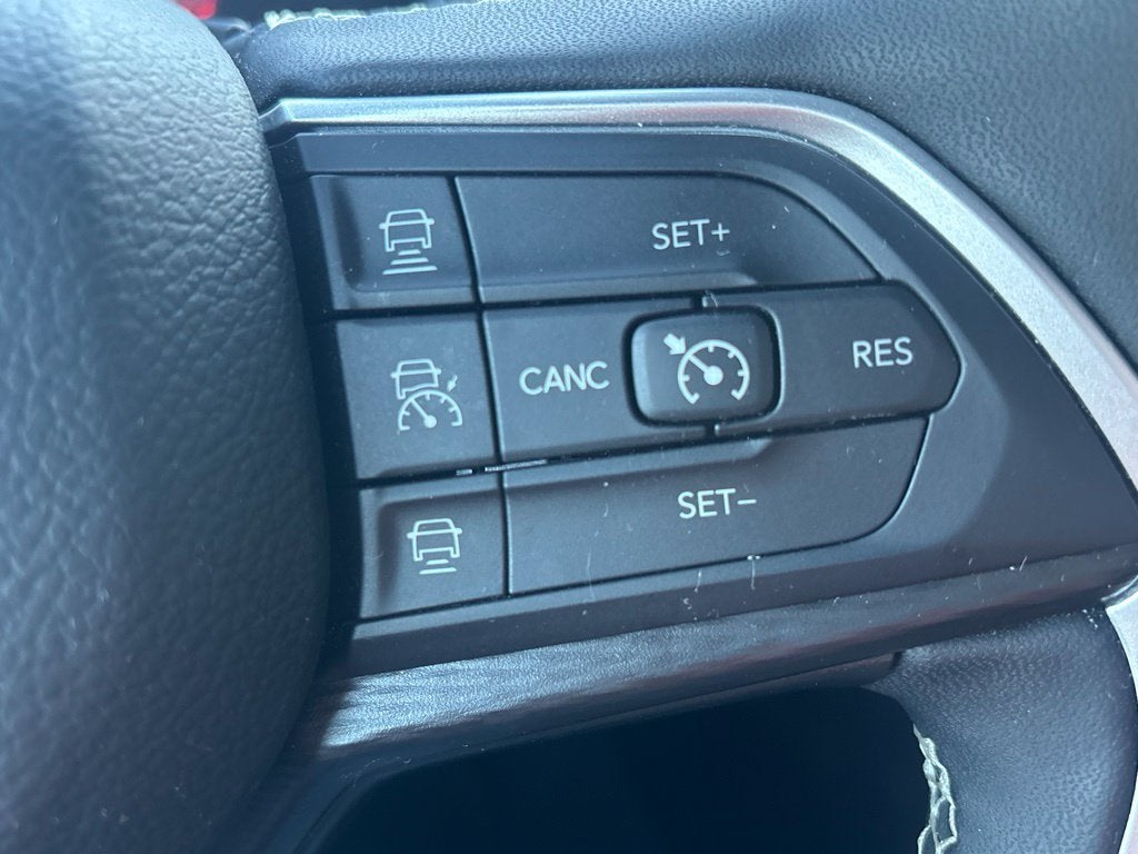 2025 Jeep Grand Cherokee L Laredo X 4x2