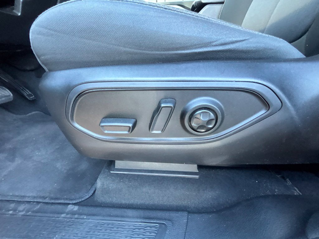 2025 Jeep Grand Cherokee L Laredo X 4x2