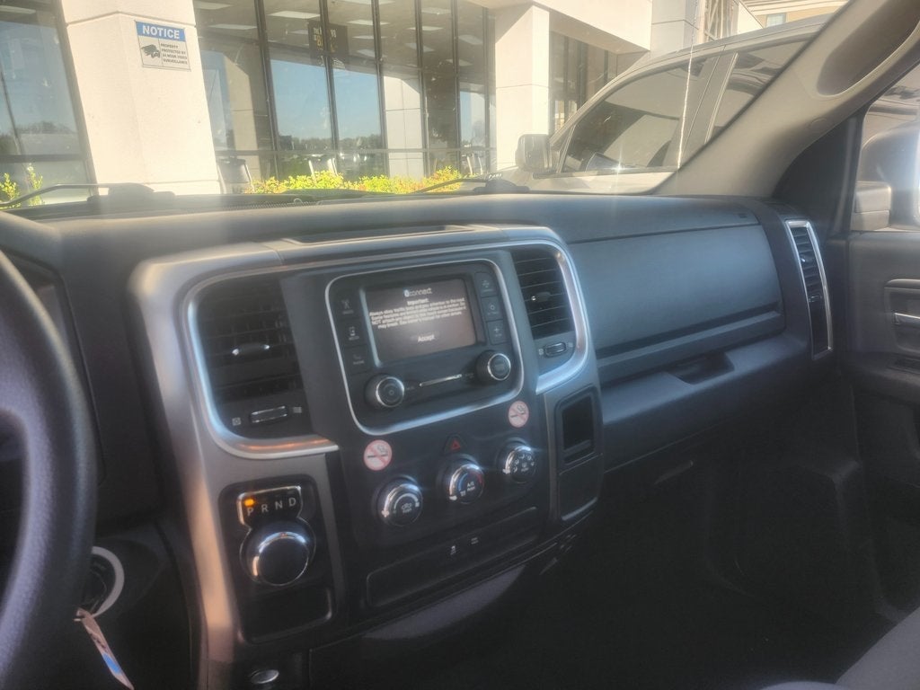 2022 RAM 1500 Classic SLT Crew Cab 4x2 5'7' Box