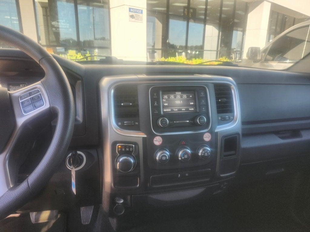 2022 RAM 1500 Classic SLT Crew Cab 4x2 5'7' Box