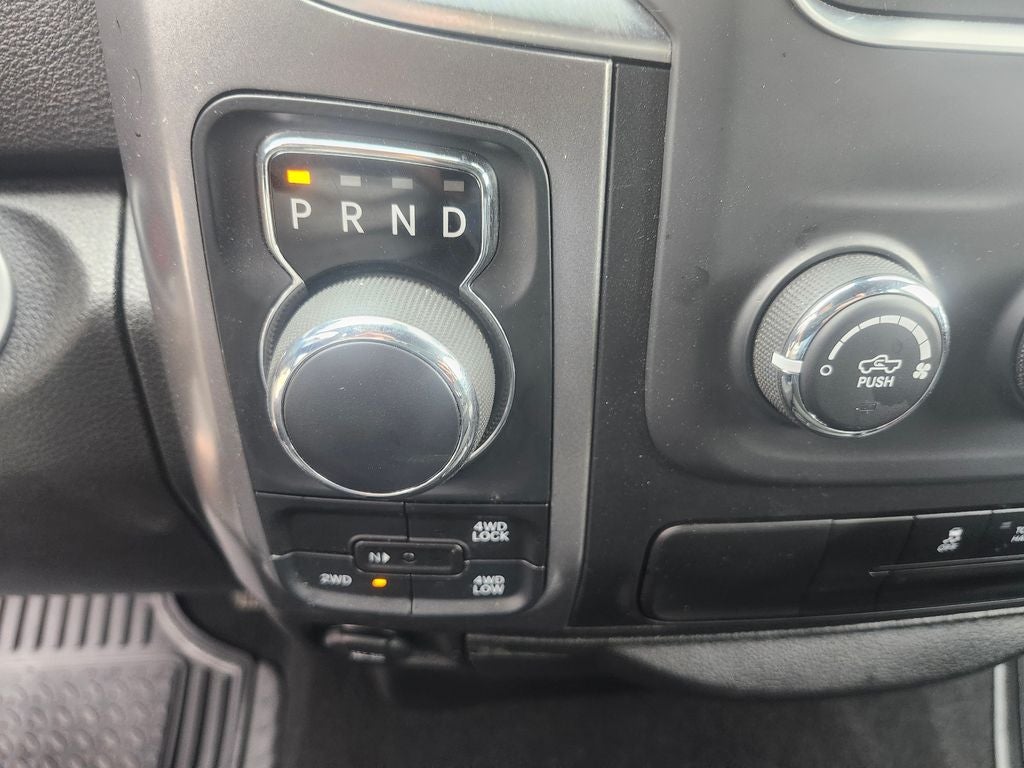 2024 RAM 1500 Classic Warlock Crew Cab 4x4 5'7' Box