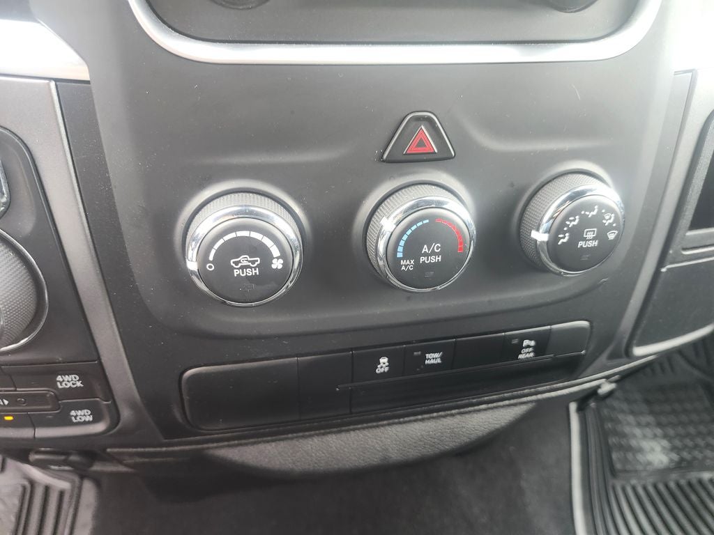 2024 RAM 1500 Classic Warlock Crew Cab 4x4 5'7' Box