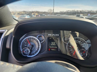 2022 RAM 1500 Big Horn Crew Cab 4x2 5'7' Box