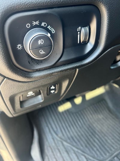 2023 RAM 1500 Big Horn Crew Cab 4x4 5'7' Box
