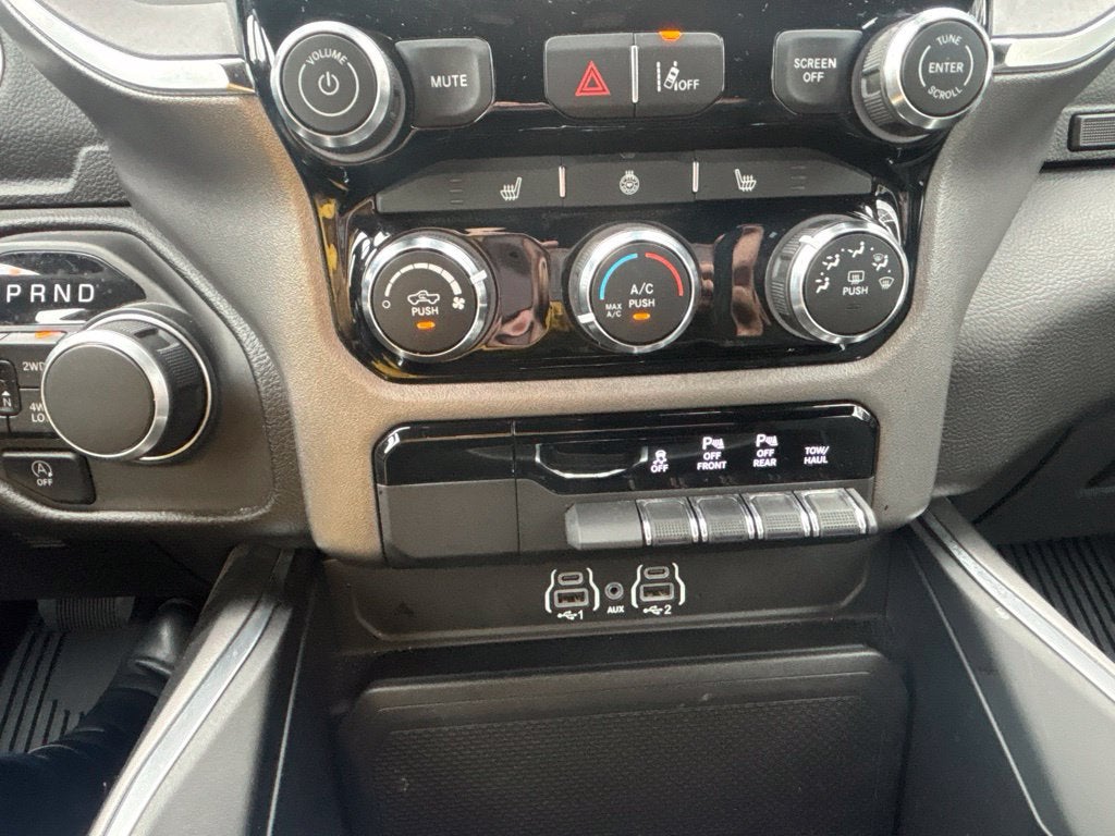 2025 RAM 1500 Big Horn Crew Cab 4x4 5'7' Box