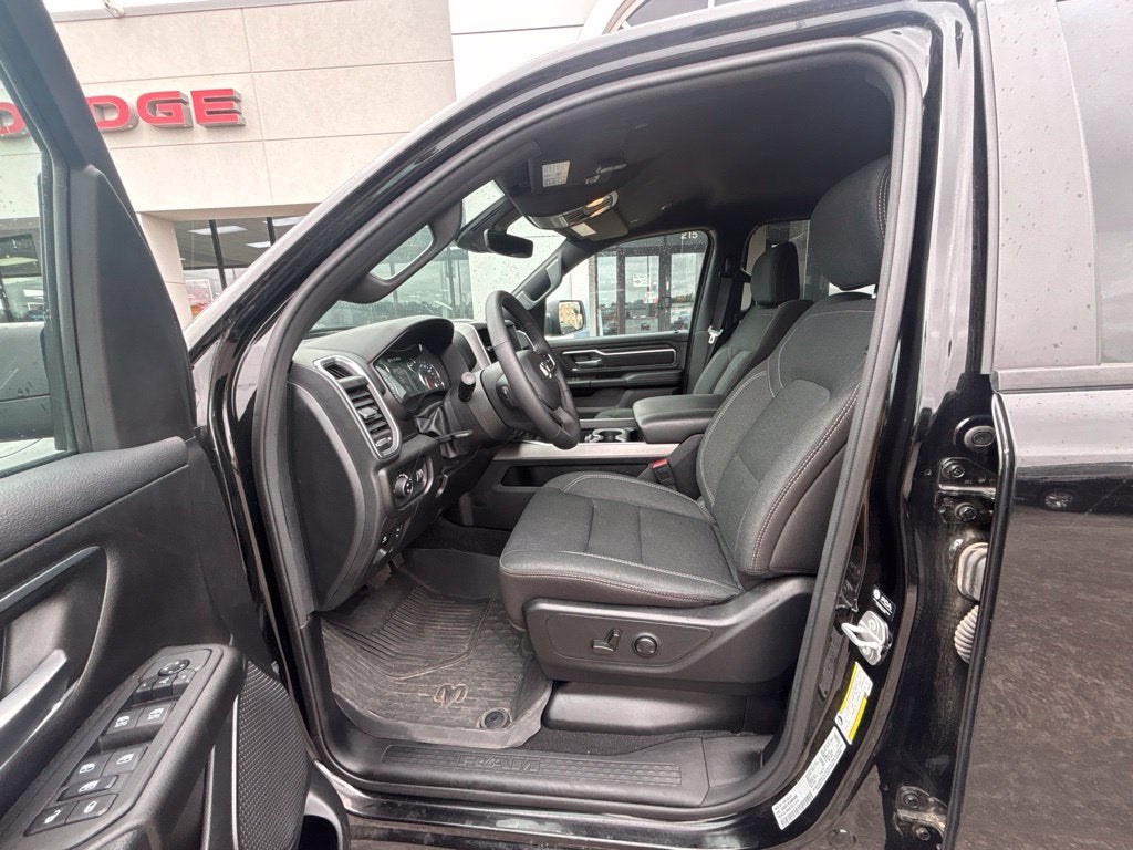 2025 RAM 1500 Big Horn Crew Cab 4x4 5'7' Box