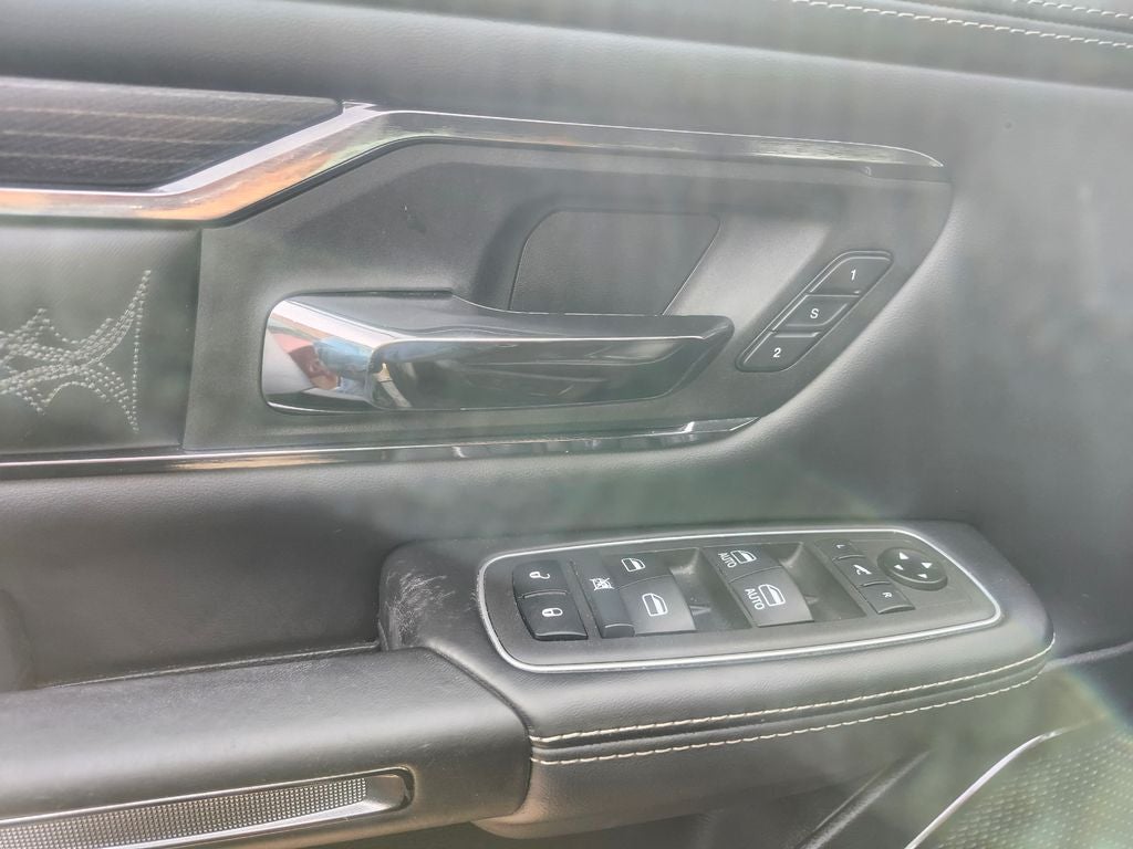 2022 RAM 1500 Limited Crew Cab 4x4 5'7' Box