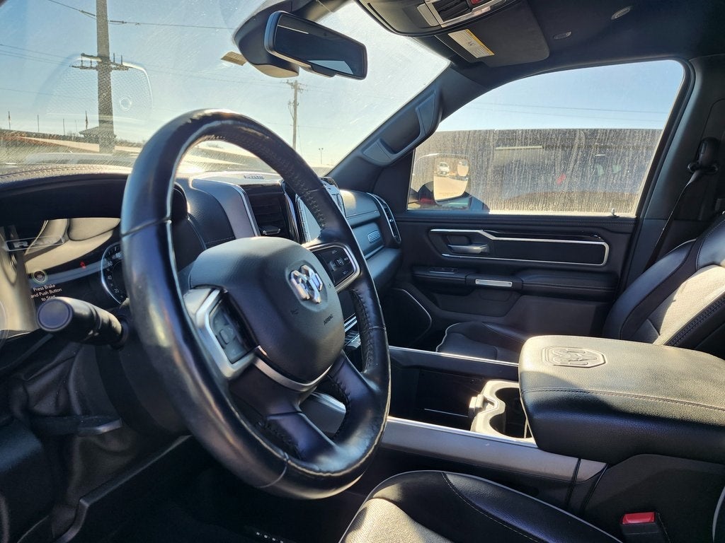 2020 RAM 1500 Laramie Crew Cab 4x4 5'7' Box