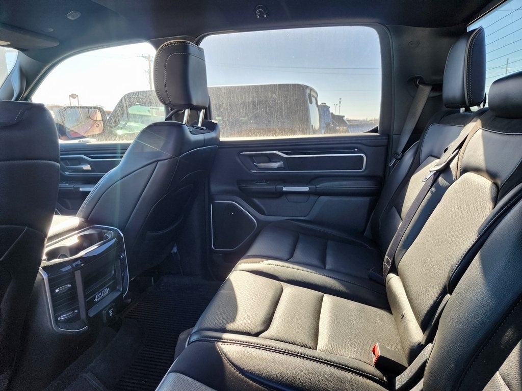 2020 RAM 1500 Laramie Crew Cab 4x4 5'7' Box