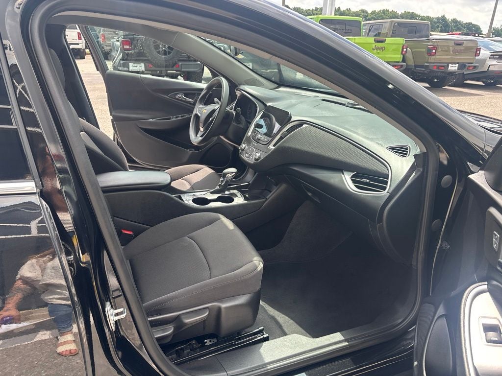 2024 Chevrolet Malibu FWD 1FL