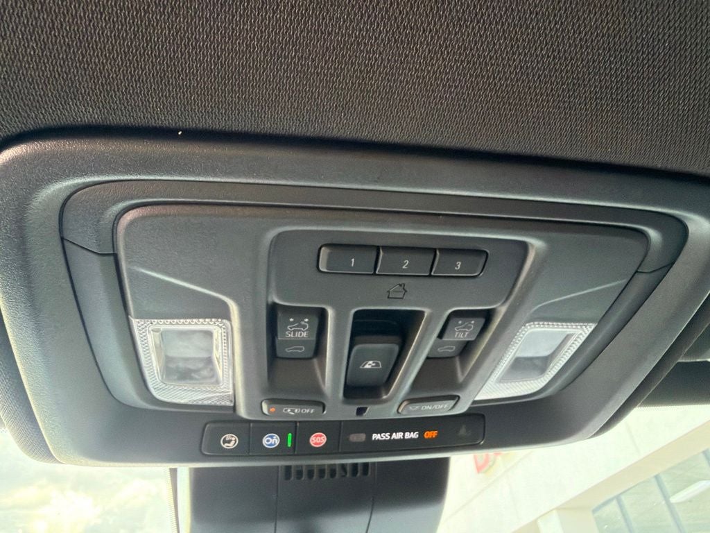 2022 Chevrolet Silverado 1500 4WD Crew Cab Short Bed High Country