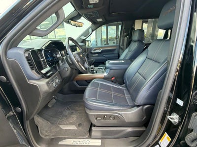 2022 Chevrolet Silverado 1500 4WD Crew Cab Short Bed High Country
