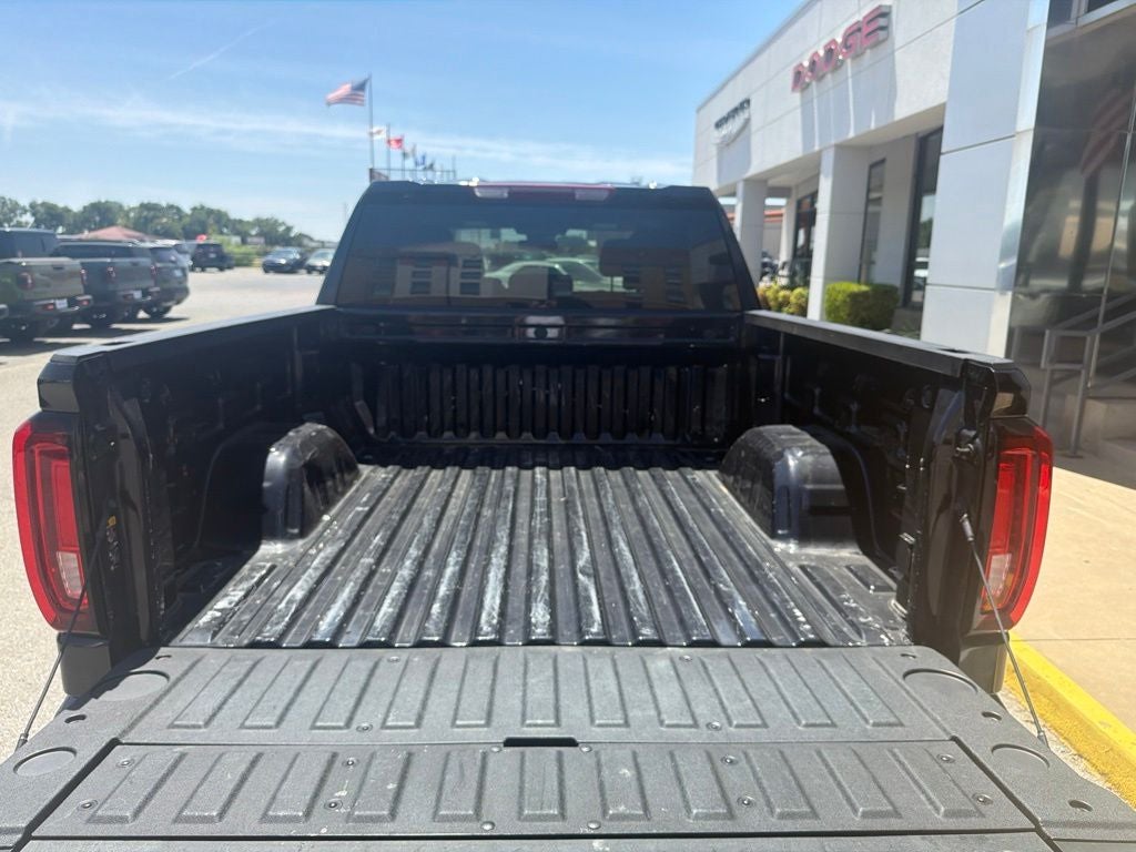 2026 GMC Sierra 1500 Crew Cab, Short Bed, SLT, 4WD