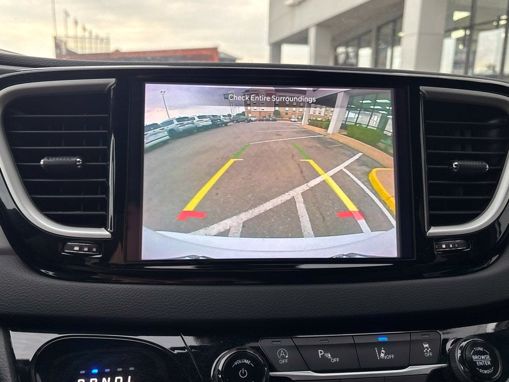 2025 Chrysler Pacifica Select