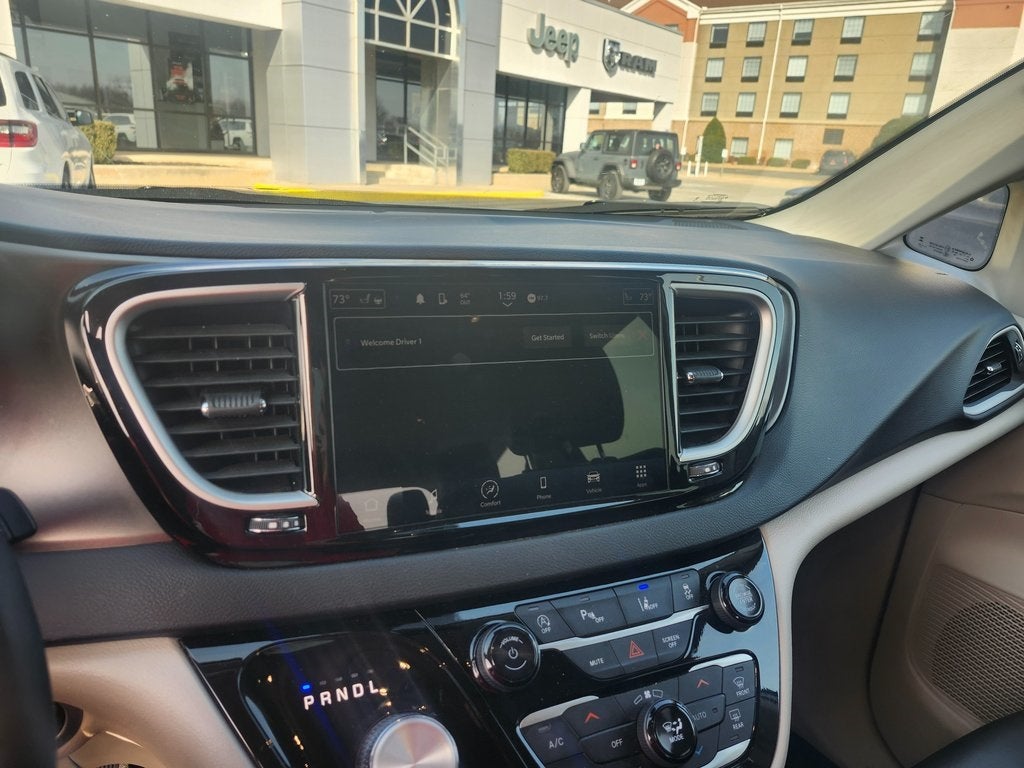 2024 Chrysler Pacifica Touring L