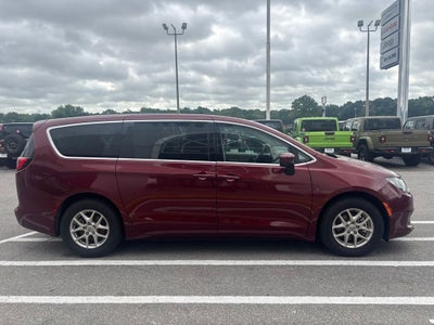 2023 Chrysler Voyager LX