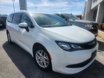 2023 Chrysler Voyager LX