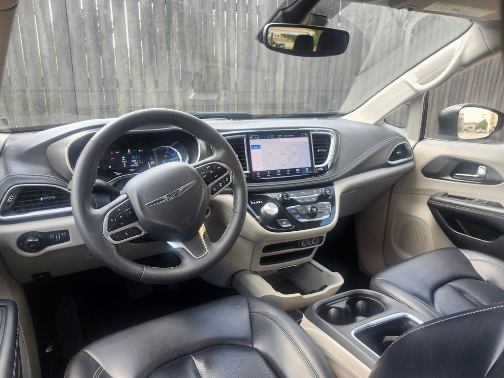 2023 Chrysler Pacifica Hybrid Touring L