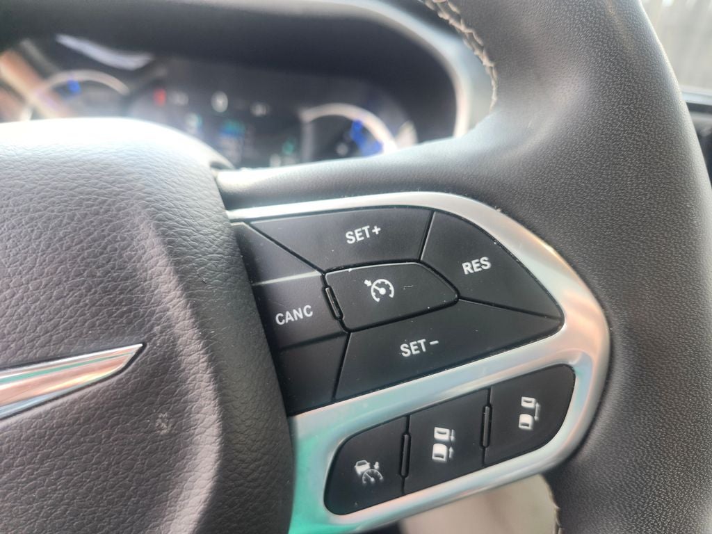 2023 Chrysler Pacifica Hybrid Touring L
