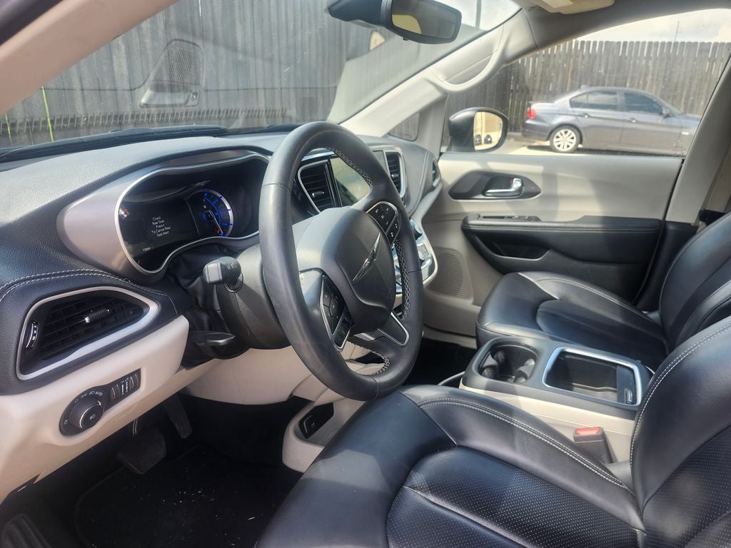 2023 Chrysler Pacifica Hybrid Touring L