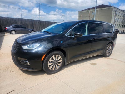 2023 Chrysler Pacifica Hybrid Touring L