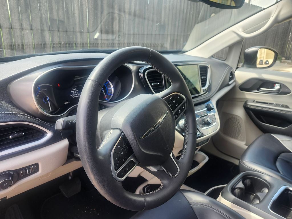 2023 Chrysler Pacifica Hybrid Touring L