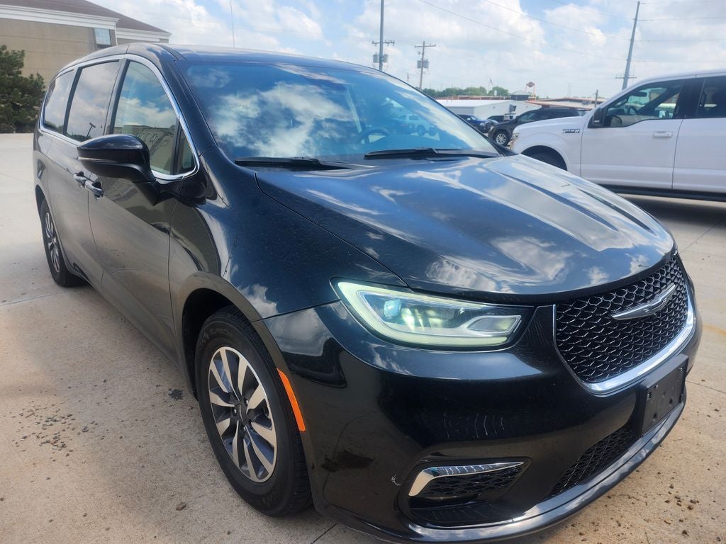 2023 Chrysler Pacifica Hybrid Touring L