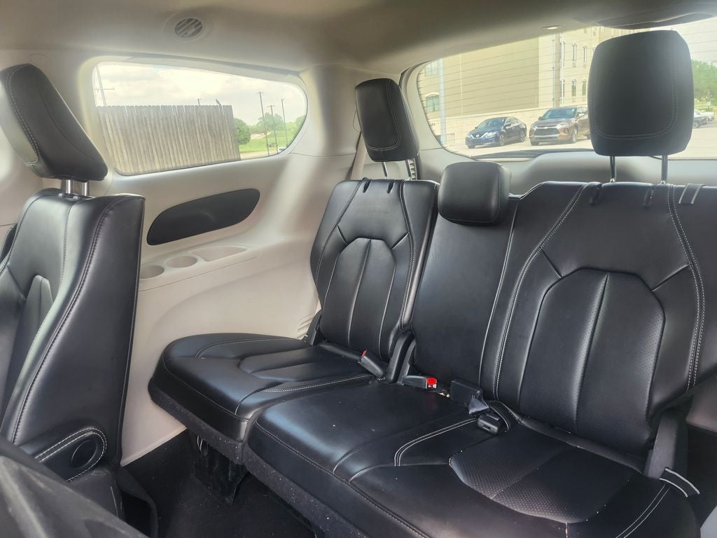 2023 Chrysler Pacifica Hybrid Touring L