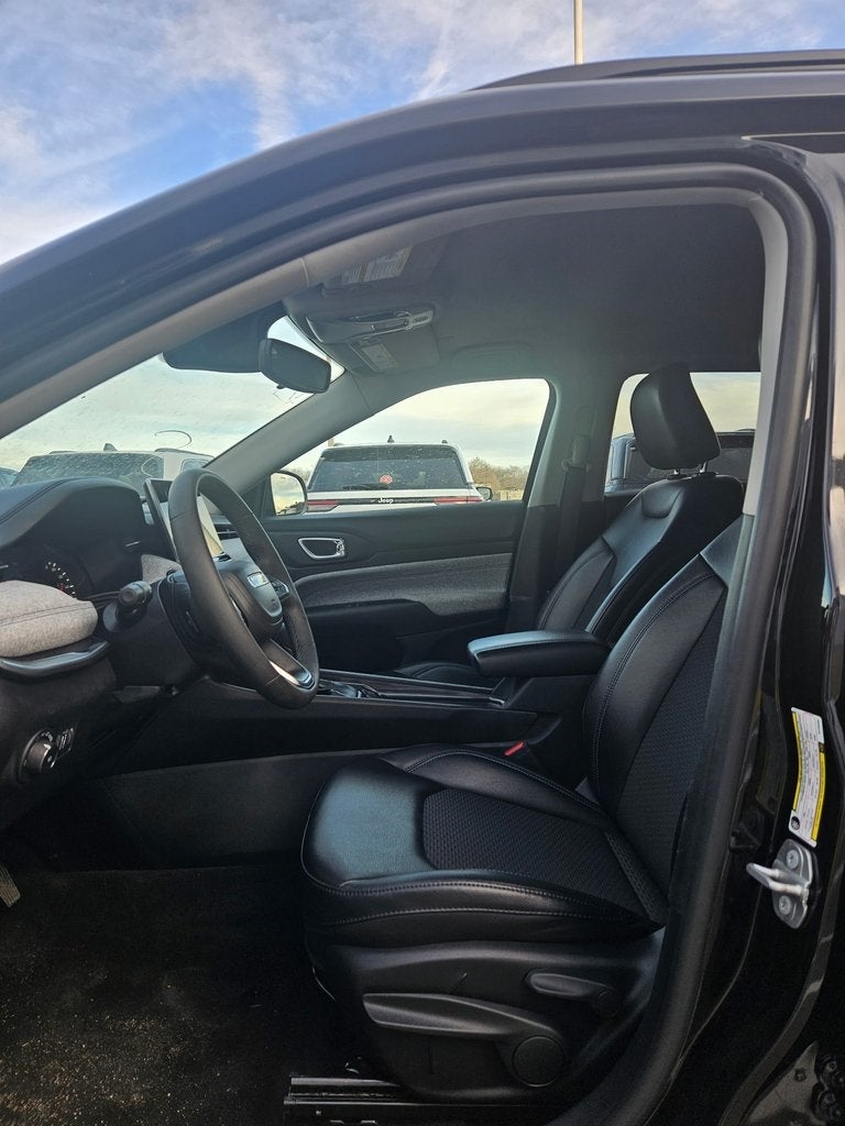 2022 Jeep Compass Latitude FWD