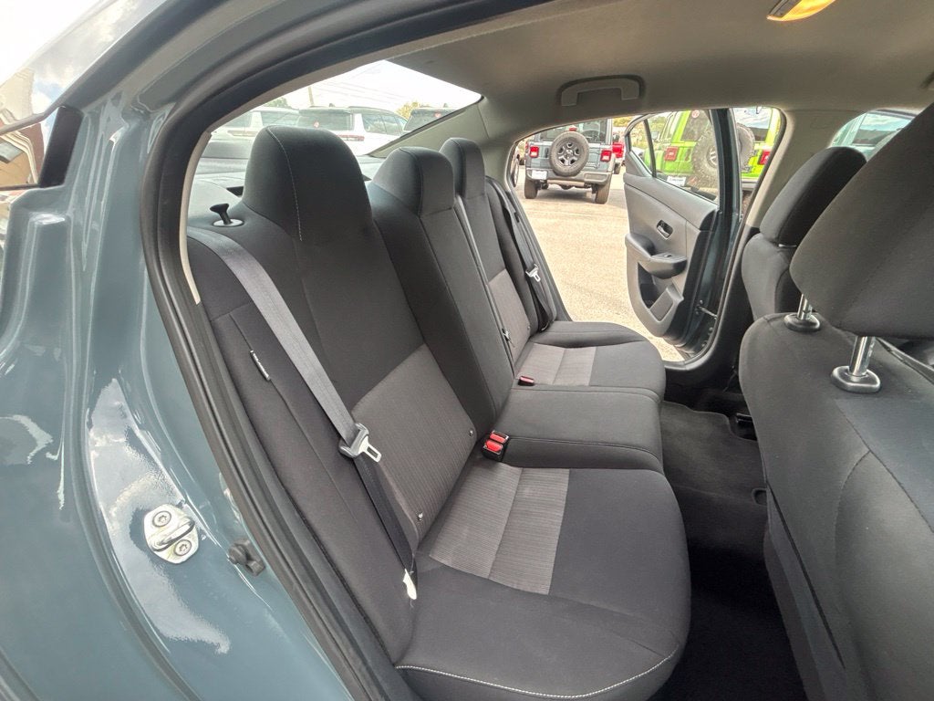 2024 Nissan Sentra SV Xtronic CVT