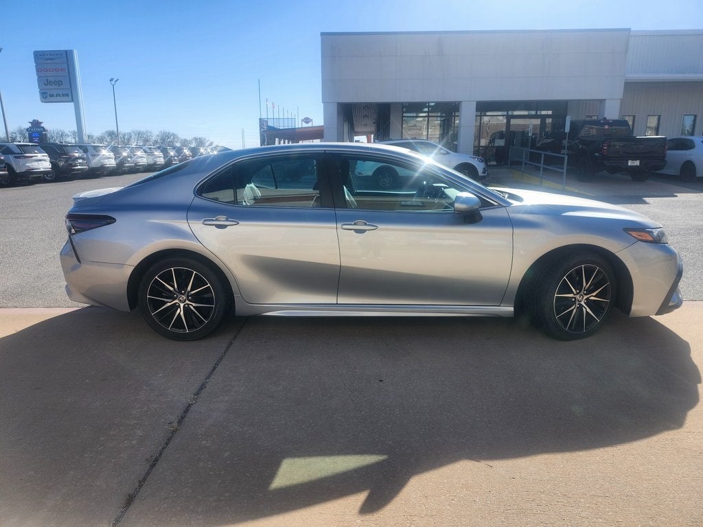 2024 Toyota Camry SE