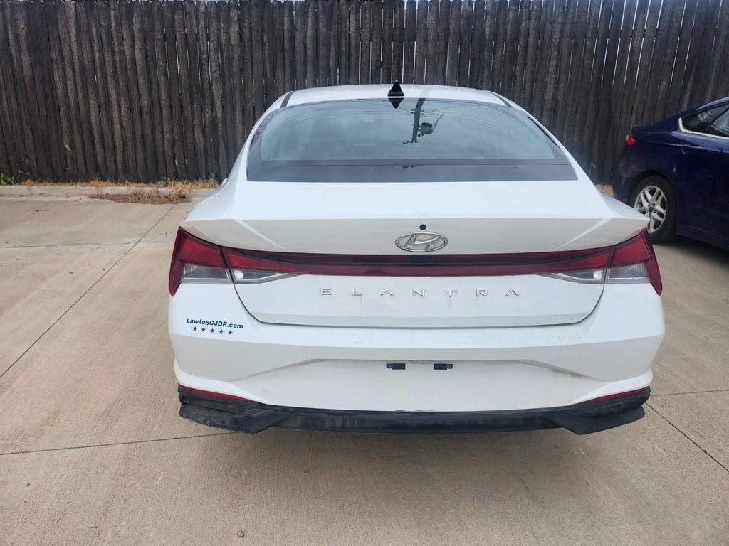 2021 Hyundai Elantra SE