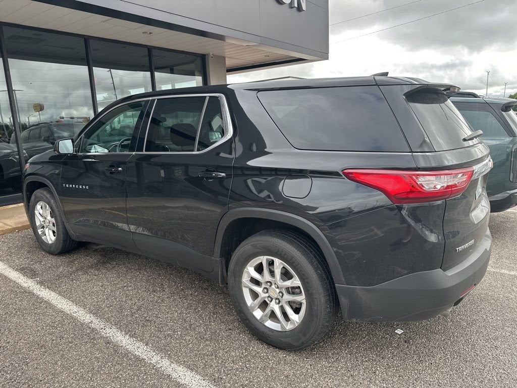 Used 2018 Chevrolet Traverse LS with VIN 1GNERFKW0JJ276424 for sale in Lawton, OK