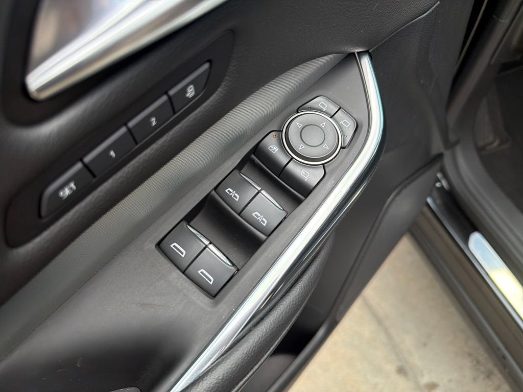 2023 Cadillac XT4 FWD Premium Luxury