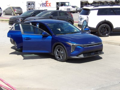 2026 Kia K4 LXS