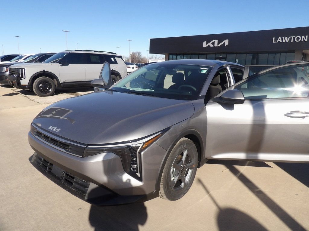 2026 Kia K4 LXS