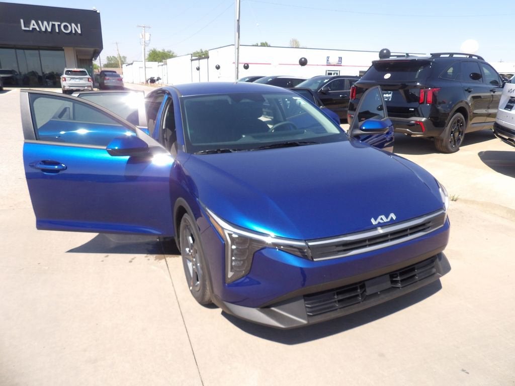 2026 Kia K4 LXS