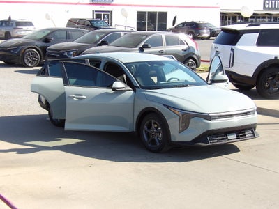 2026 Kia K4 LXS