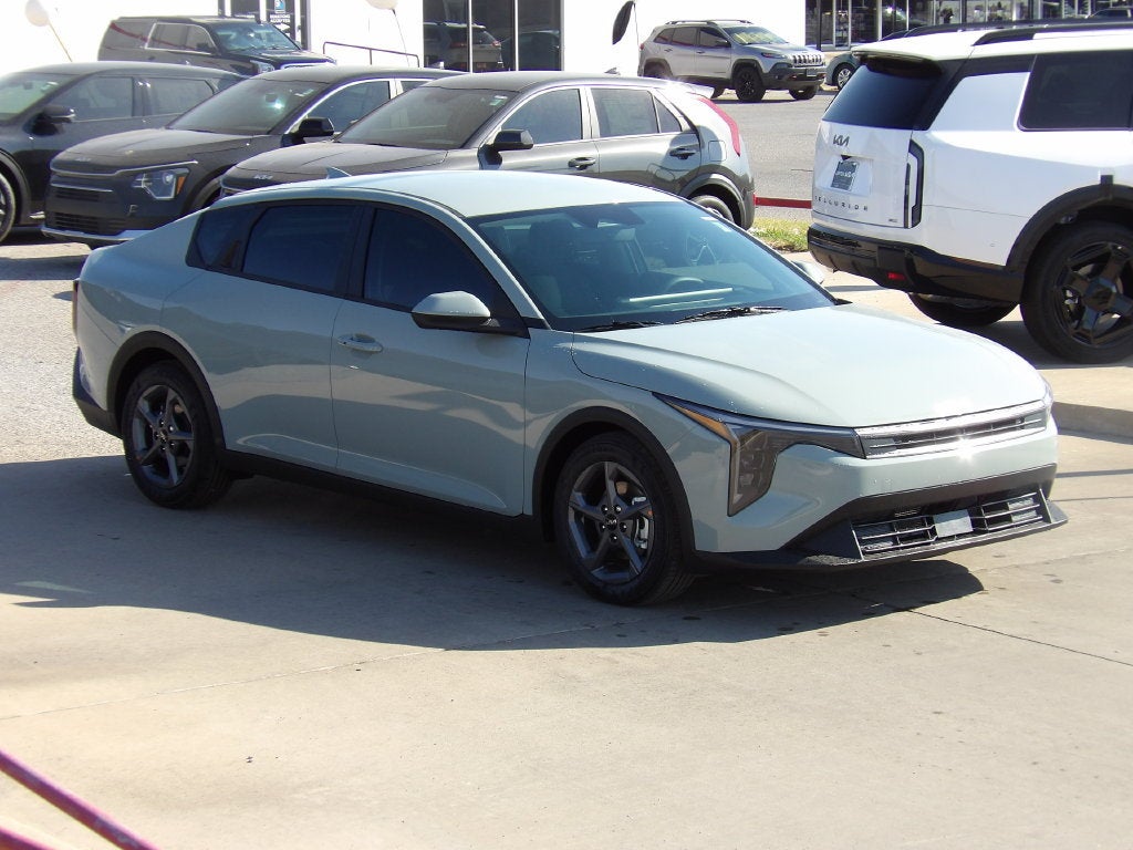 2026 Kia K4 LXS