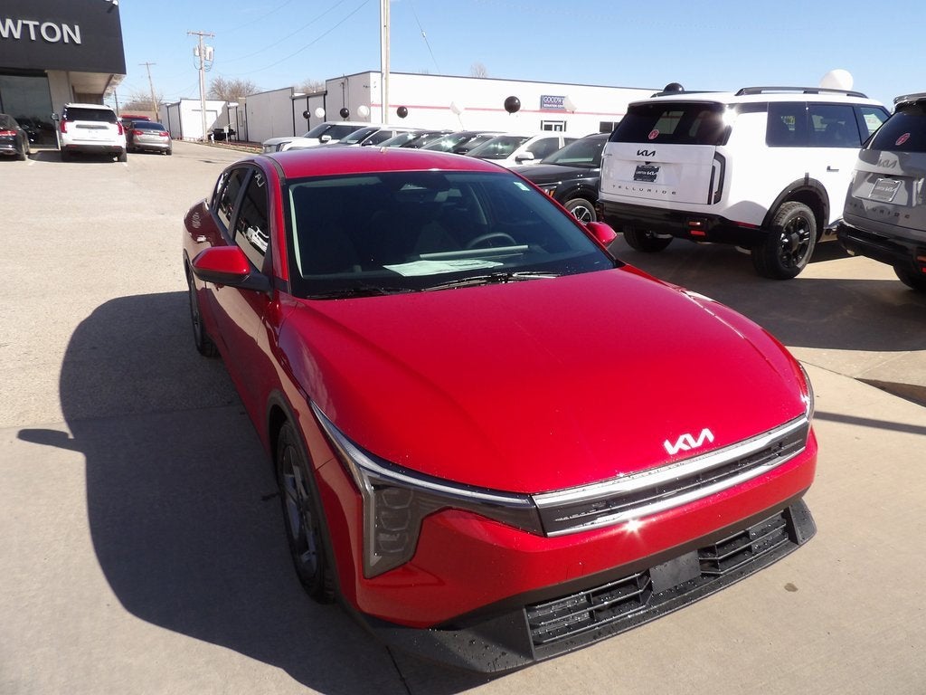 2026 Kia K4 LXS