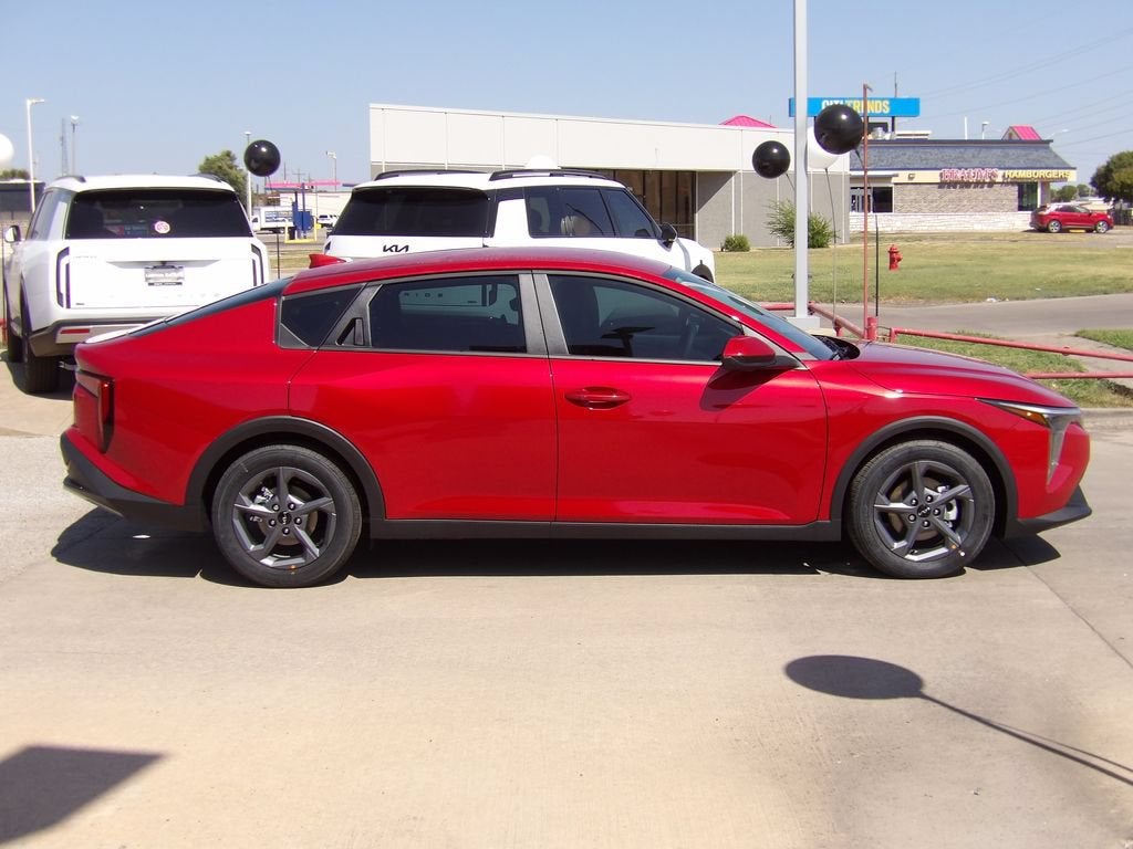 2026 Kia K4 LXS